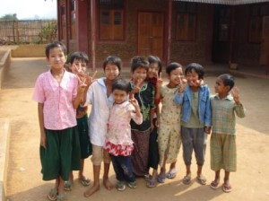 Meisjes van het Shwe  Taung  Tan 