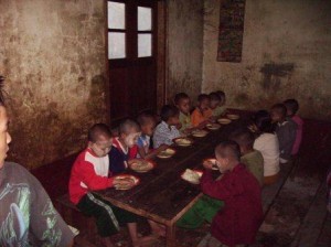 Oude Eetzaal Shwe Taung Tan weeshuis Myanmar 